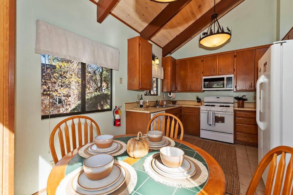 Villa Everwood Serenity Treehouse Ontrail Head/Sledding Big Bear Lake Exterior foto